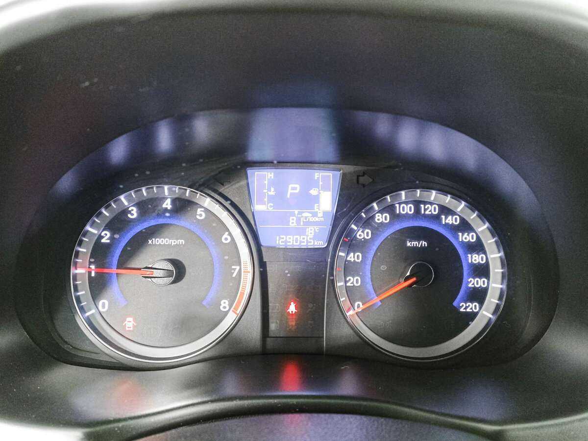 Hyundai Solaris б/у, 2015, Автоматическая. Фото: #12