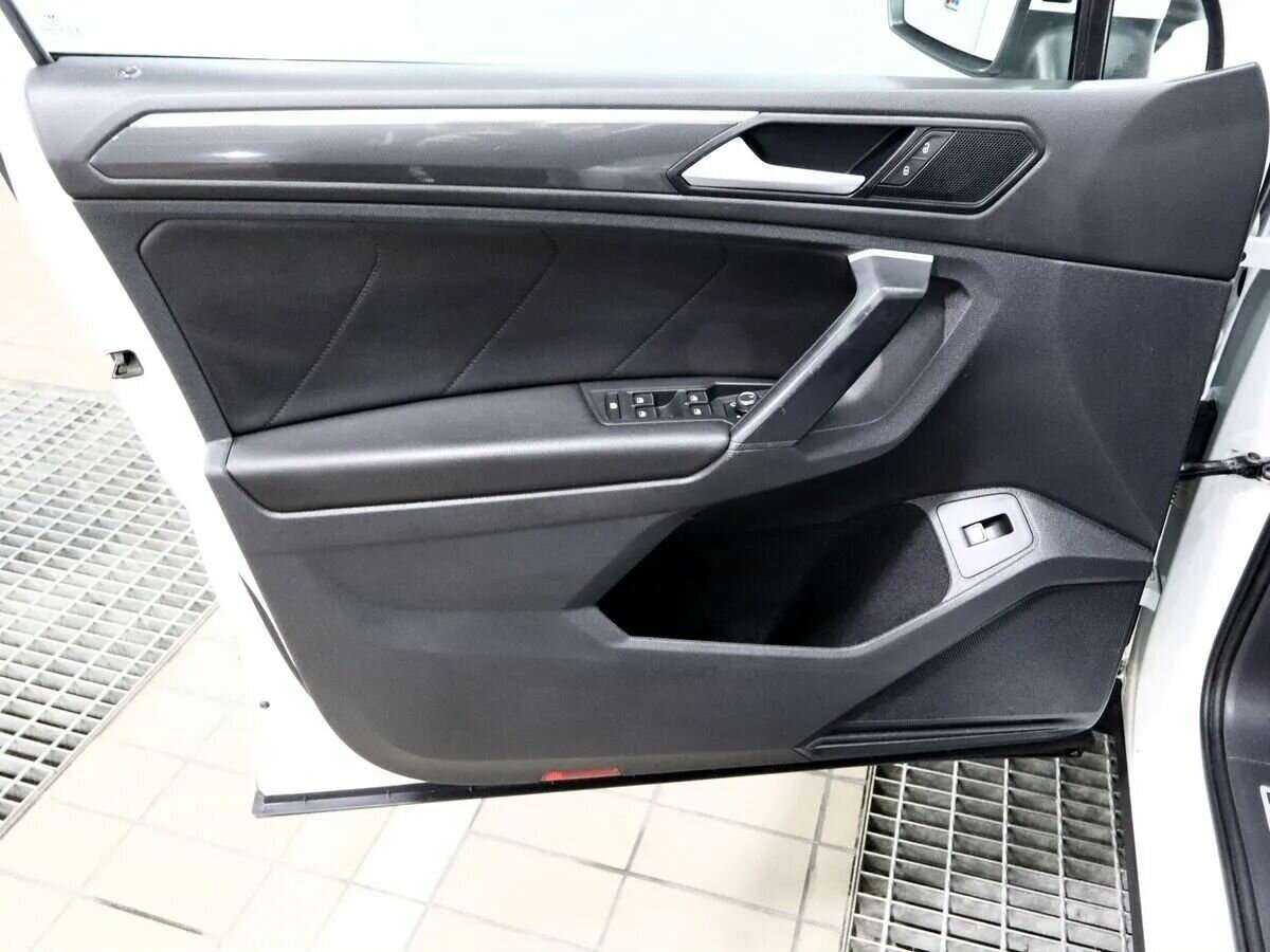 Volkswagen Tiguan б/у, 2020, Роботизированная. Фото: #10