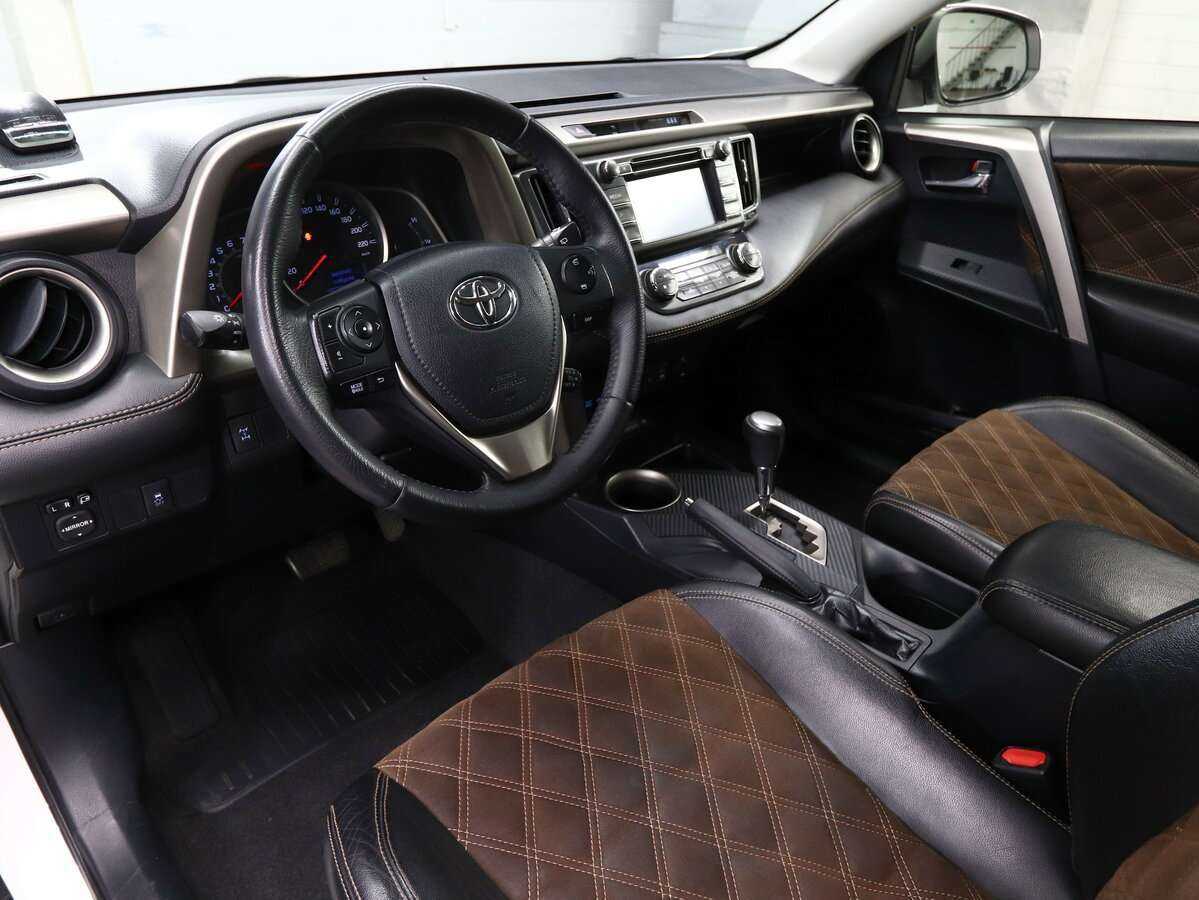 Toyota RAV4 б/у, 2014, Автоматическая. Фото: #7