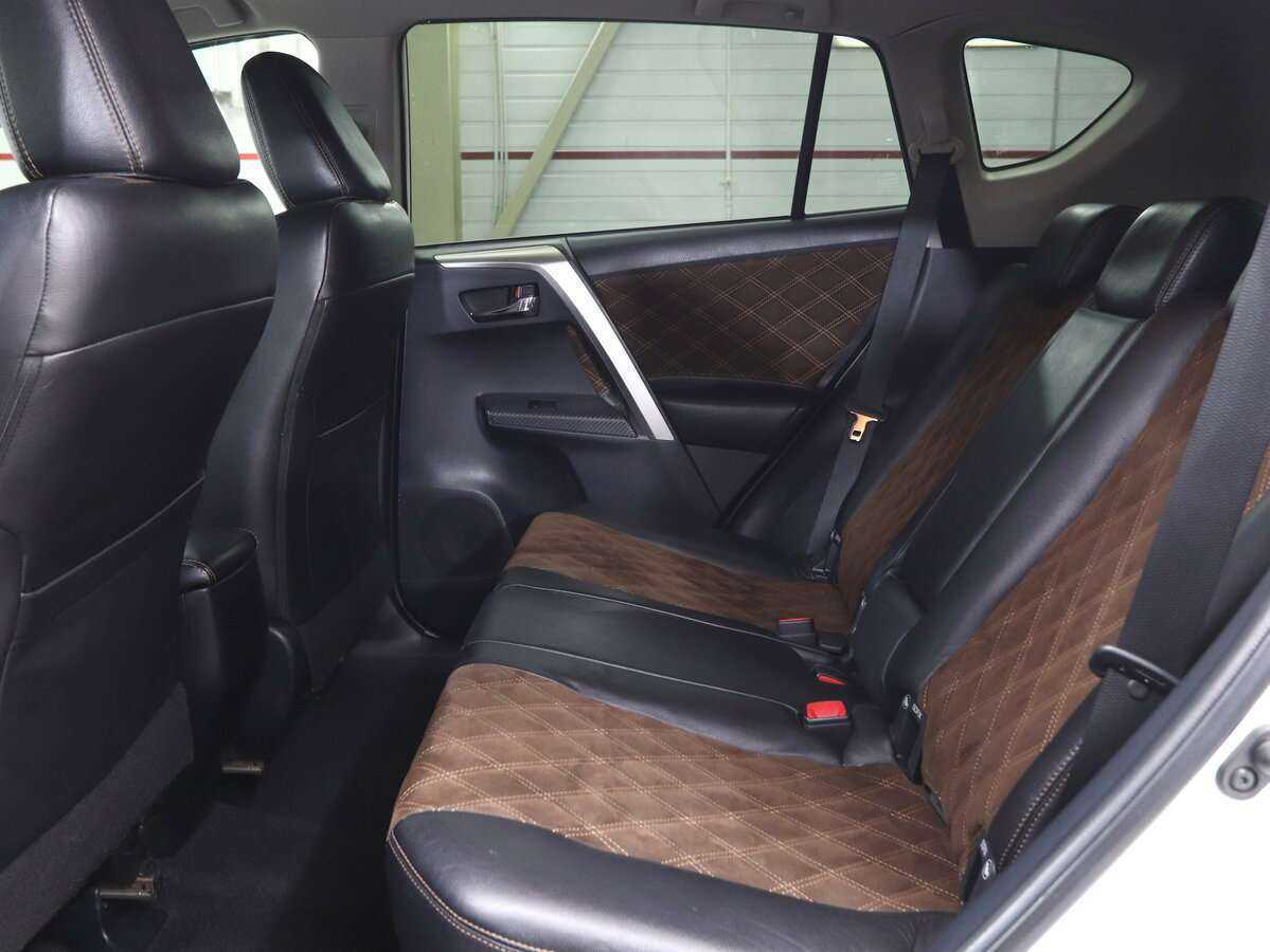 Toyota RAV4 б/у, 2014, Автоматическая. Фото: #18