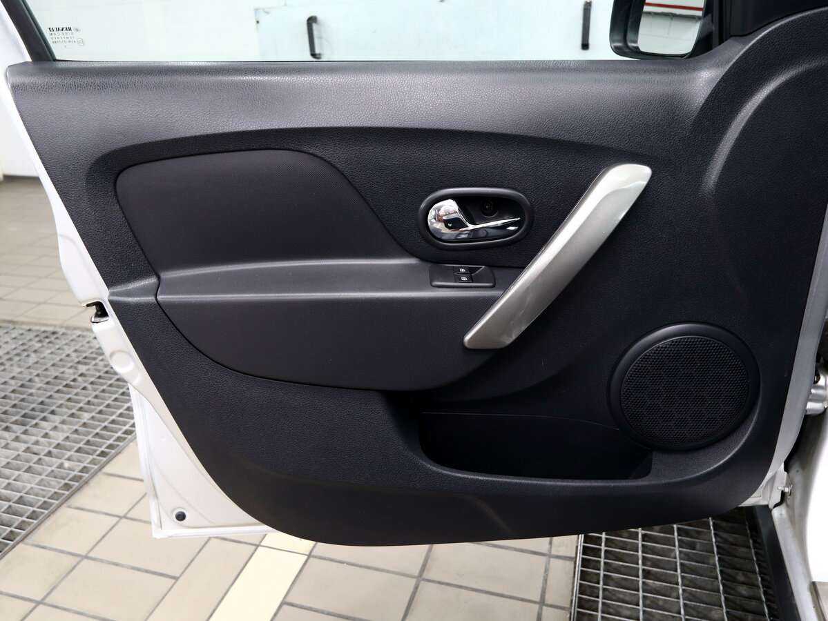 Renault Sandero б/у, 2020, Механическая. Фото: #15