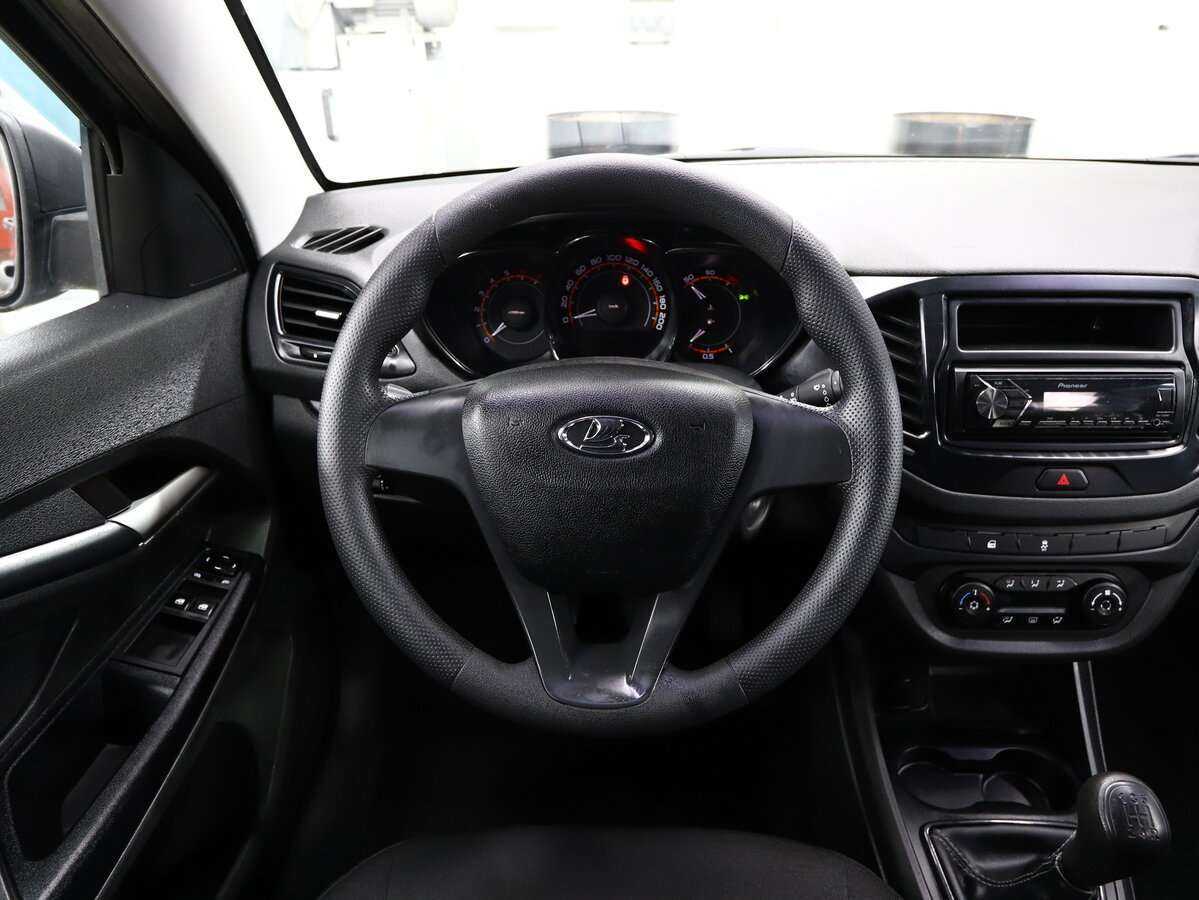 Lada (ВАЗ) Vesta б/у, 2018, Механическая. Фото: #10