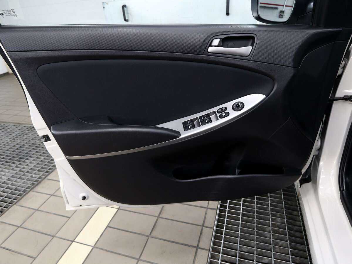 Hyundai Solaris б/у, 2015, Автоматическая. Фото: #15