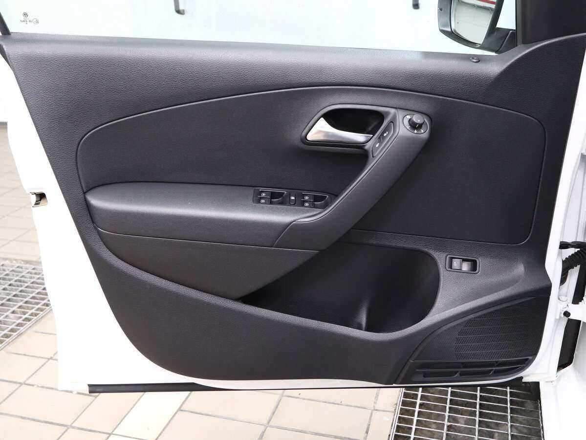 Volkswagen Polo б/у, 2019, Роботизированная. Фото: #5