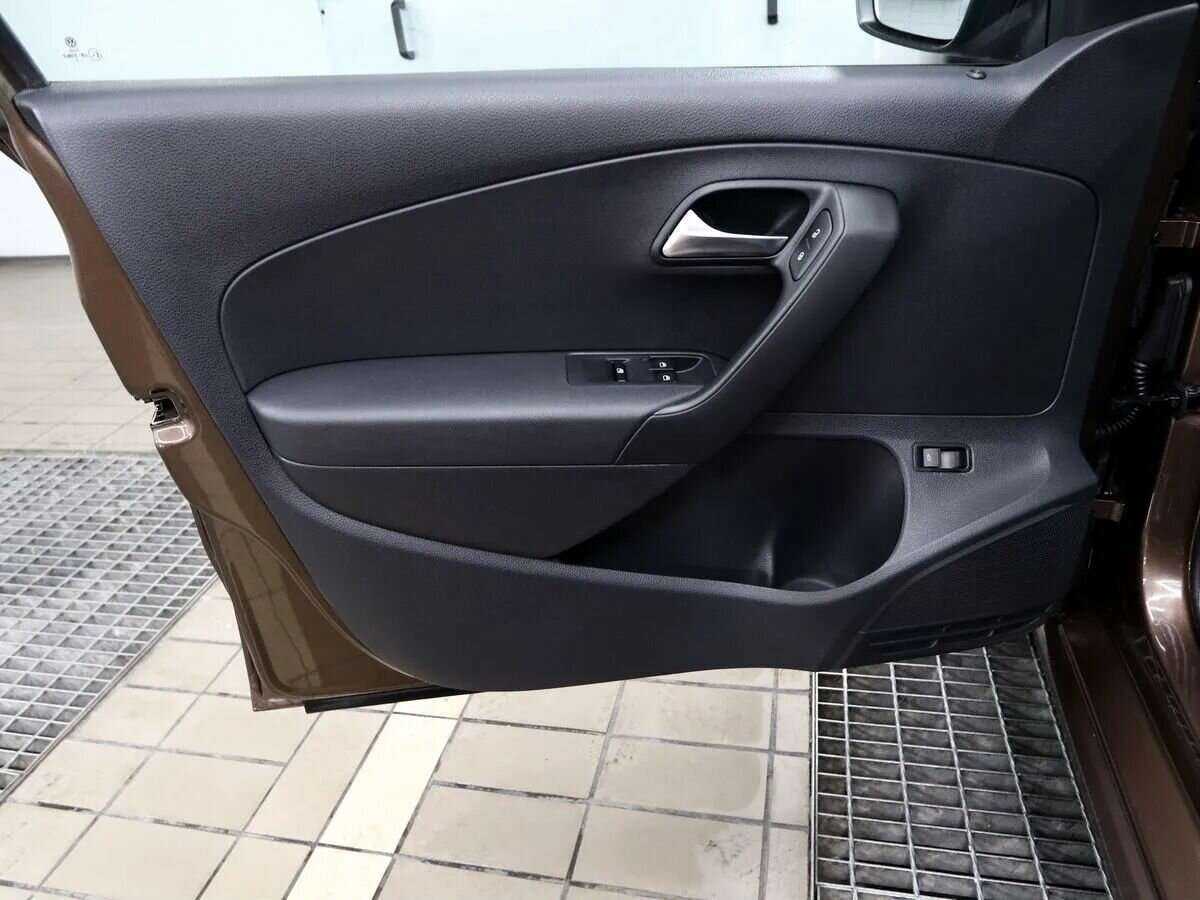 Volkswagen Polo б/у, 2018, Автоматическая. Фото: #12