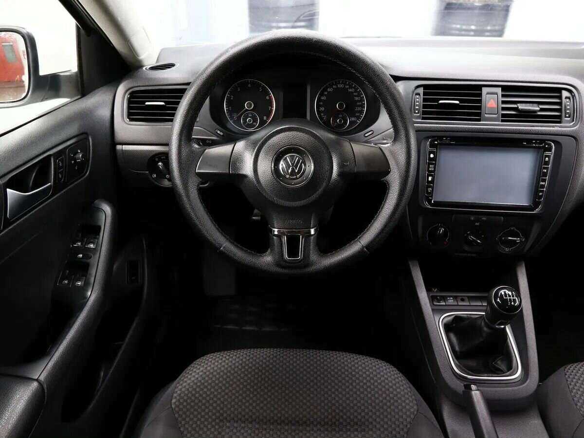 Volkswagen Jetta б/у, 2013, Механическая. Фото: #9