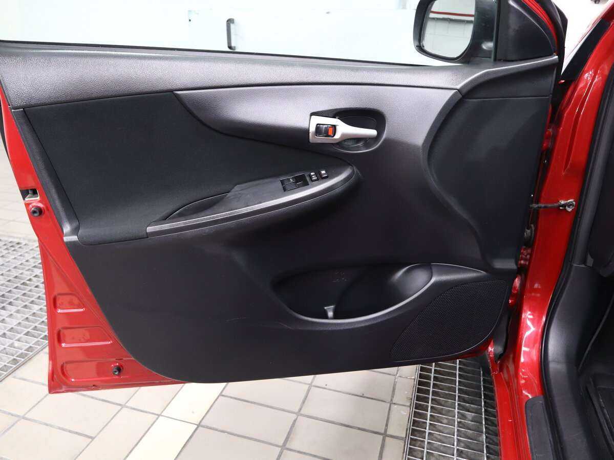 Toyota Corolla б/у, 2012, Автоматическая. Фото: #5