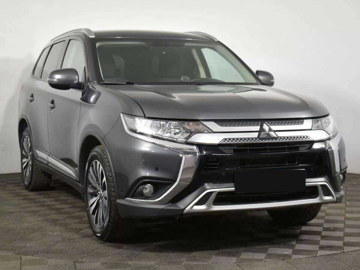 Mitsubishi Outlander б/у, 2019, Вариатор. Фото: #1