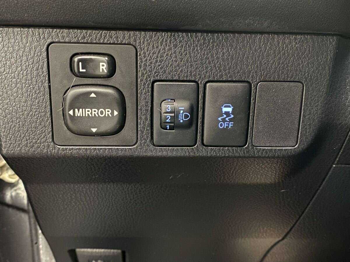 Тойота Рав4 б/у, 2014, Механическая. Фото: #13