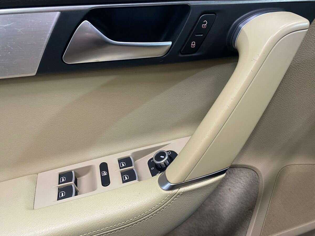 Volkswagen Passat б/у, 2012, Роботизированная. Фото: #14