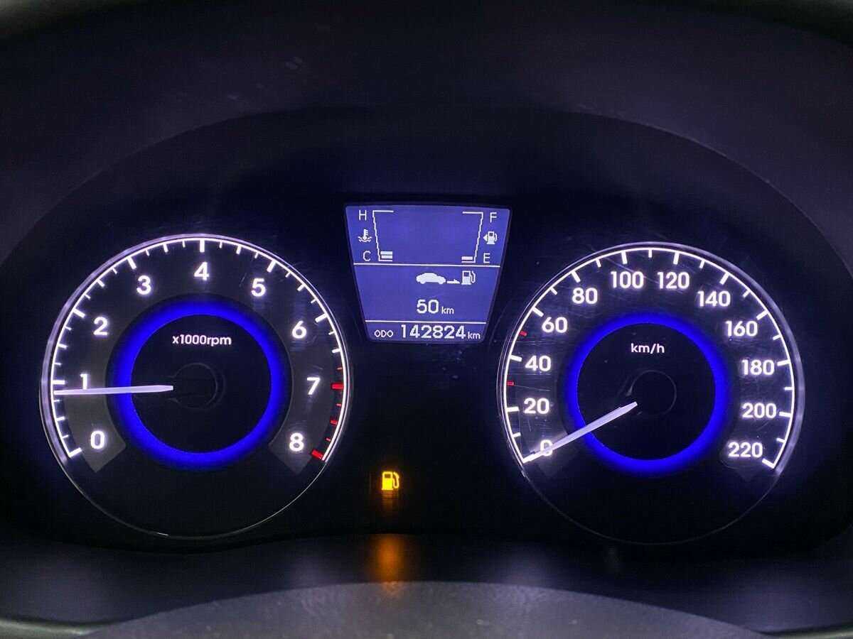 Hyundai Solaris б/у, 2012, Механическая. Фото: #12