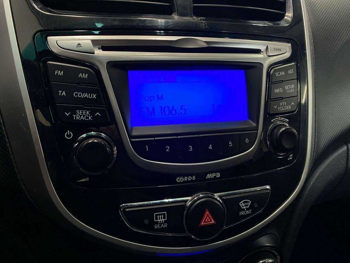 Hyundai Solaris б/у, 2012, Механическая. Фото: #13