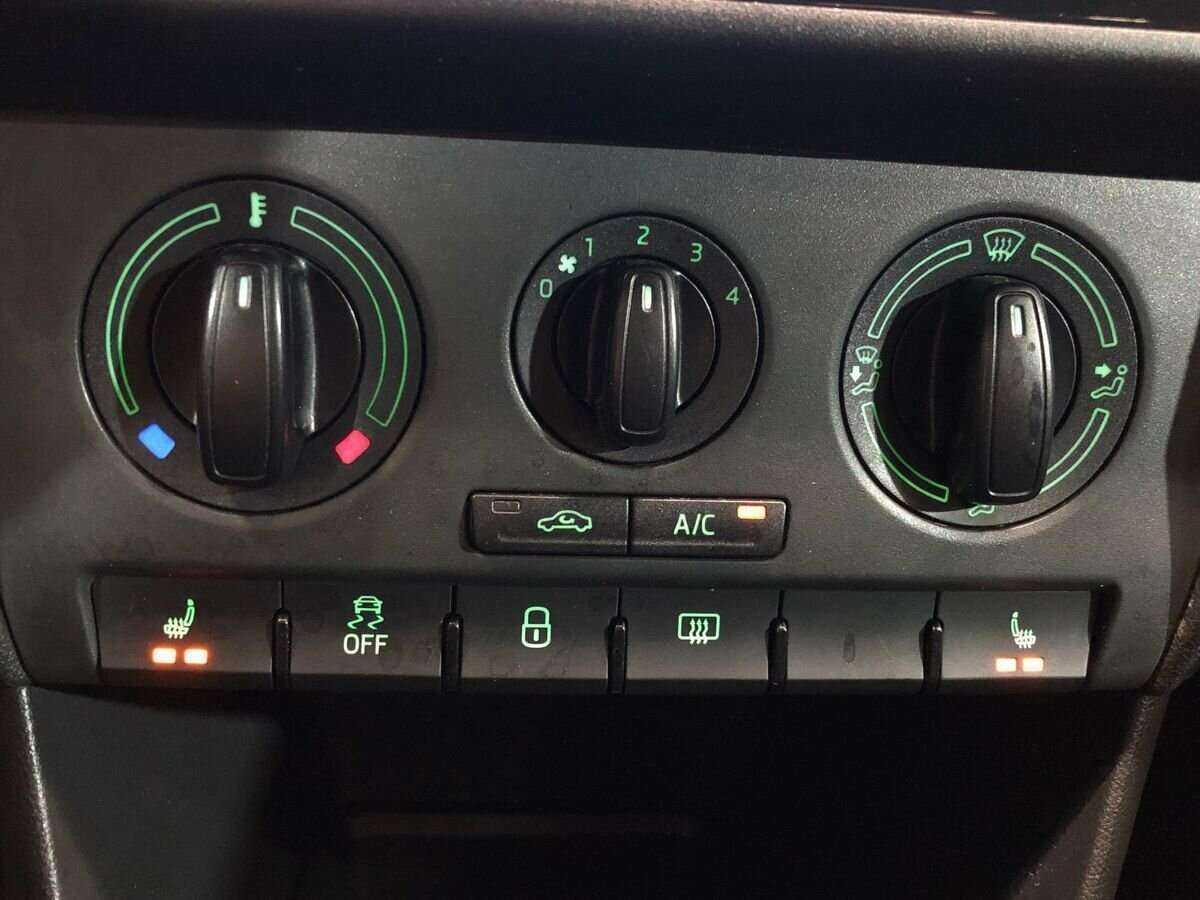 Шкода Рапид б/у, 2015, Механическая. Фото: #12