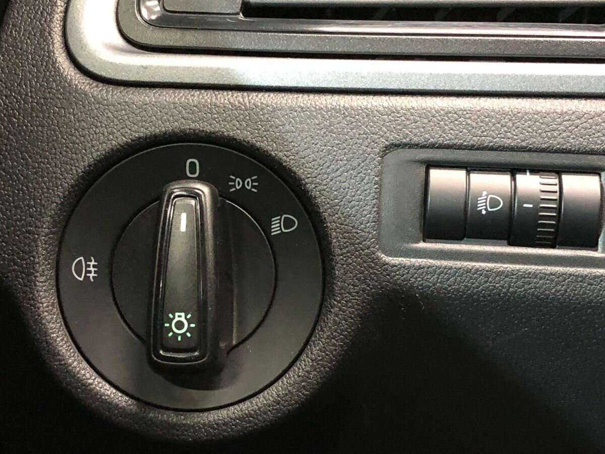 Шкода Рапид б/у, 2015, Механическая. Фото: #15