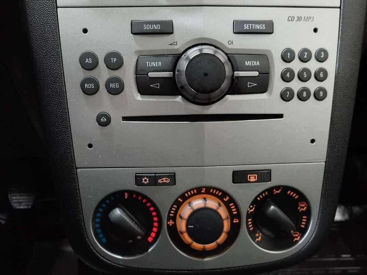 Опель Корса б/у, 2012, Механическая. Фото: #12