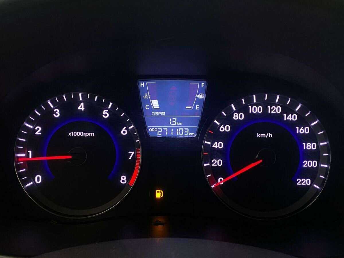 Hyundai Solaris б/у, 2013, Механическая. Фото: #11