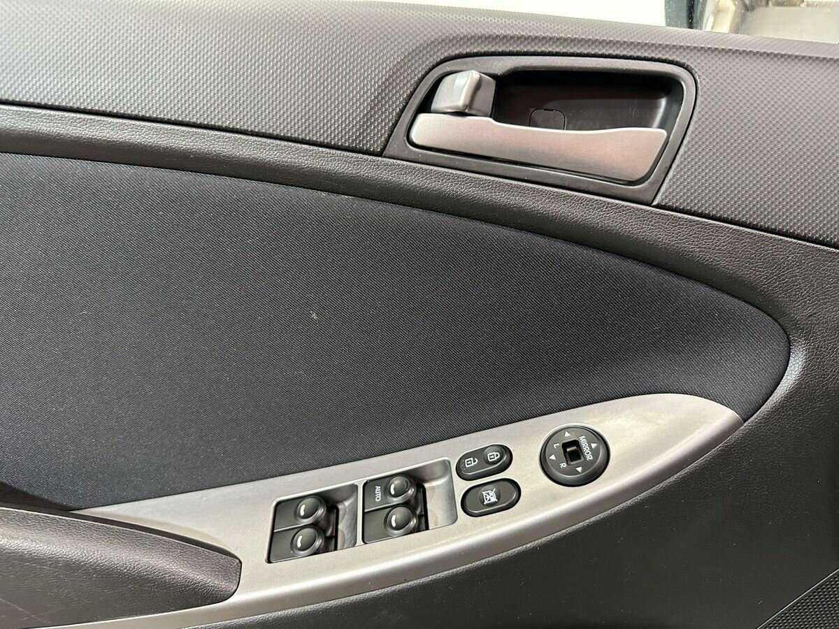 Hyundai Solaris б/у, 2015, Автоматическая. Фото: #13