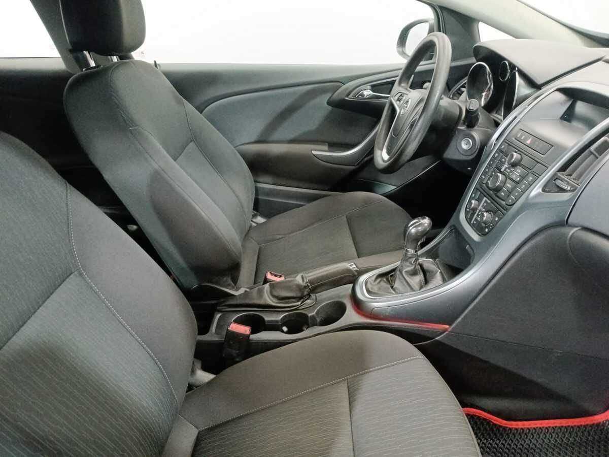Opel Astra б/у, 2012, Механическая. Фото: #8