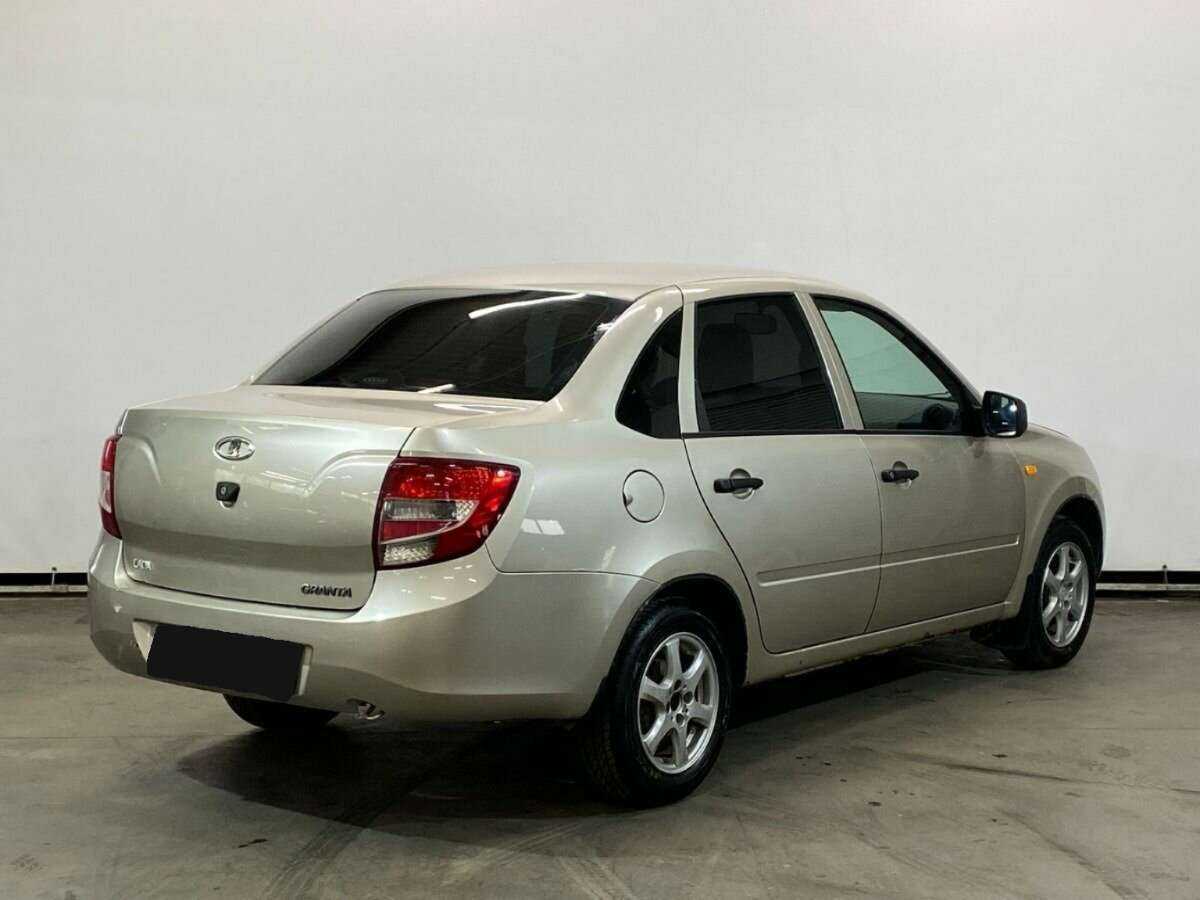 Лада (ВАЗ) Гранта б/у, 2012, Механическая. Фото: #4