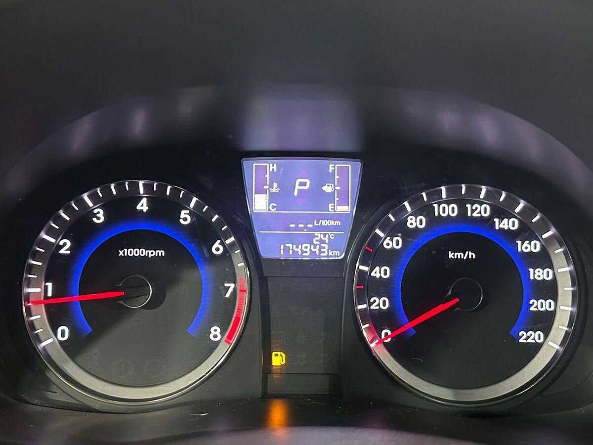 Hyundai Solaris б/у, 2015, Автоматическая. Фото: #11