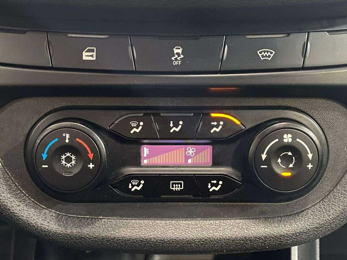 Lada (ВАЗ) Vesta б/у, 2018, Механическая. Фото: #14