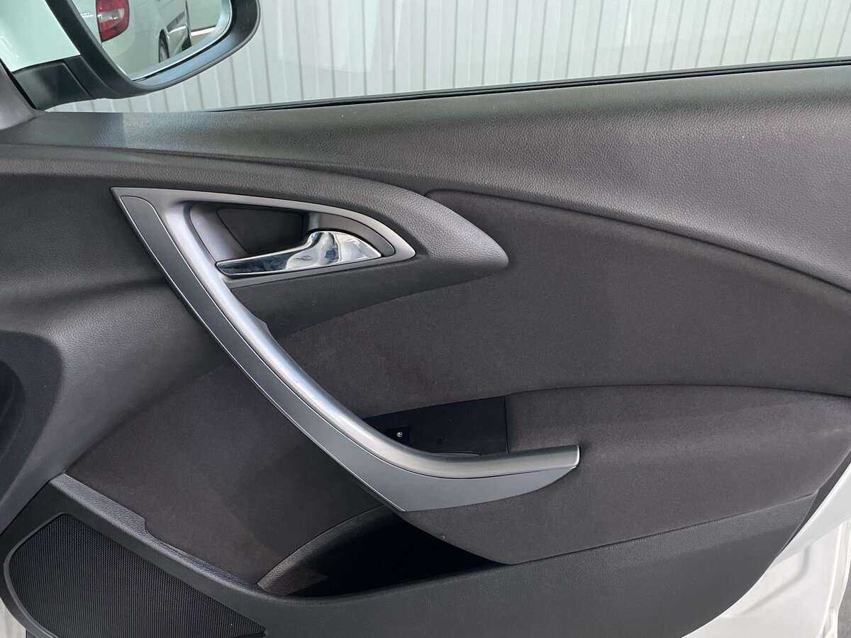 Opel Astra б/у, 2012, Автоматическая. Фото: #21