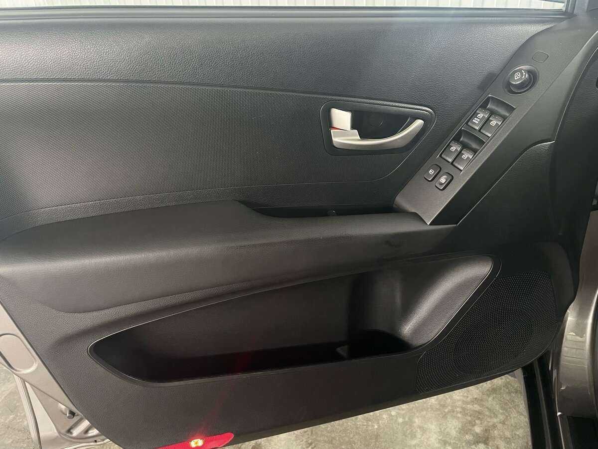 SsangYong Actyon б/у, 2012, Автоматическая. Фото: #18