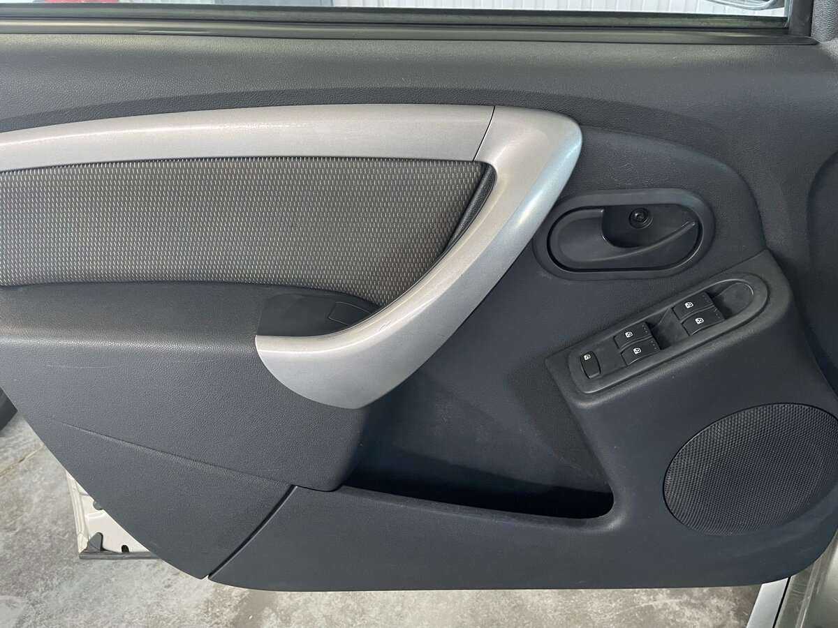 Renault Duster б/у, 2013, Механическая. Фото: #15