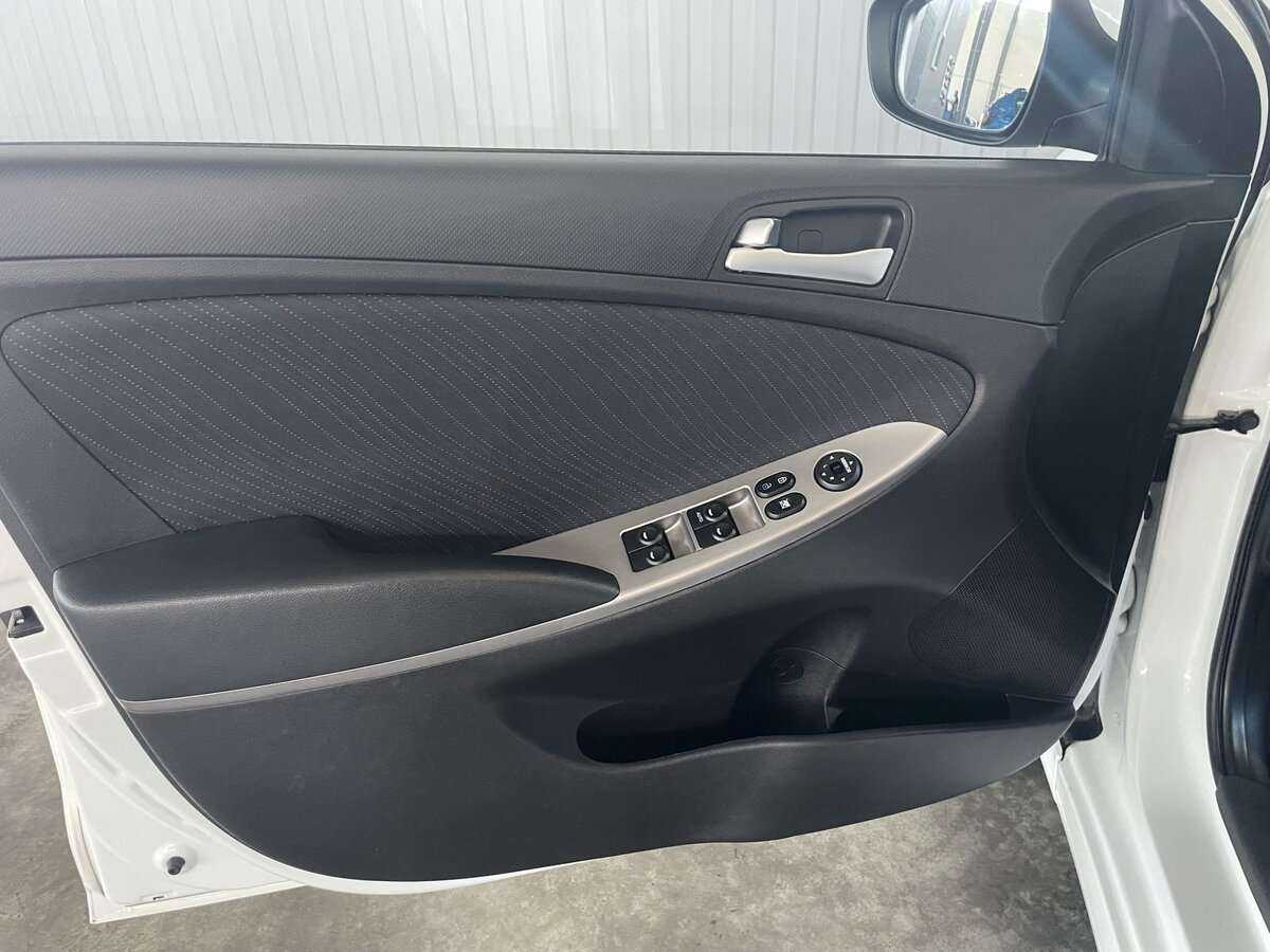 Hyundai Solaris б/у, 2016, Автоматическая. Фото: #19