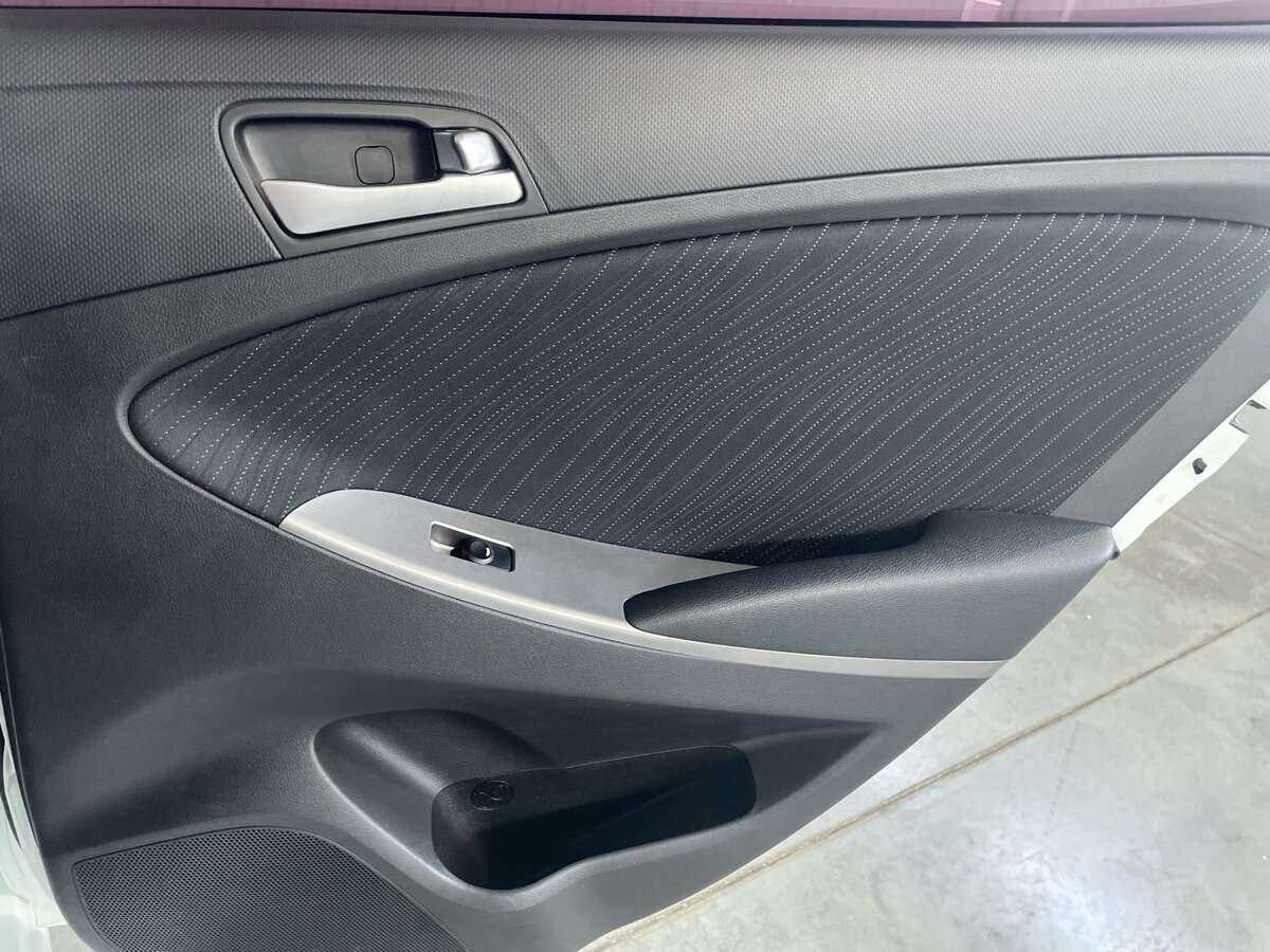 Hyundai Solaris б/у, 2016, Автоматическая. Фото: #22