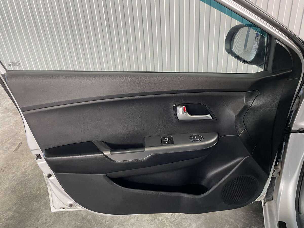 Kia Rio б/у, 2017, Автоматическая. Фото: #16