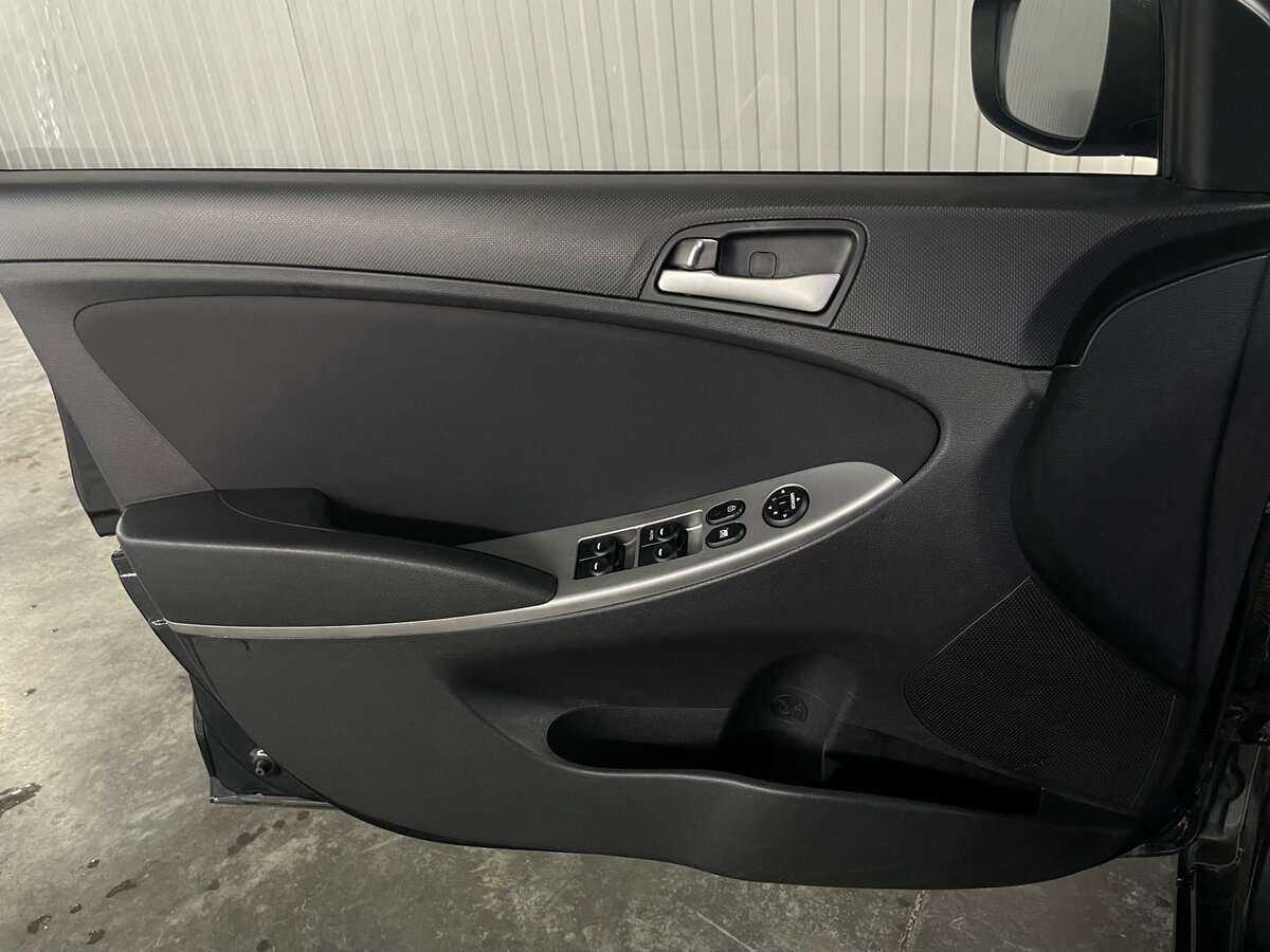 Hyundai Solaris б/у, 2016, Автоматическая. Фото: #18