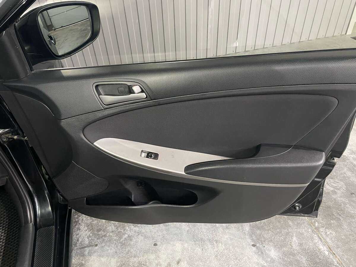 Hyundai Solaris б/у, 2016, Автоматическая. Фото: #21