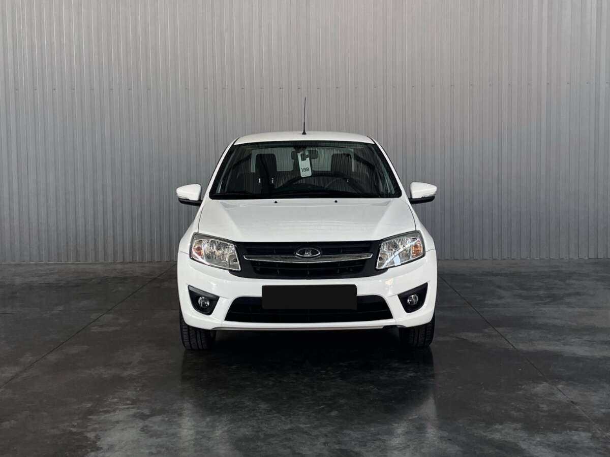 Lada (ВАЗ) Granta б/у, 2016, Механическая. Фото: #1