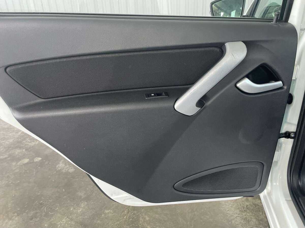 Lada (ВАЗ) Granta б/у, 2016, Механическая. Фото: #17