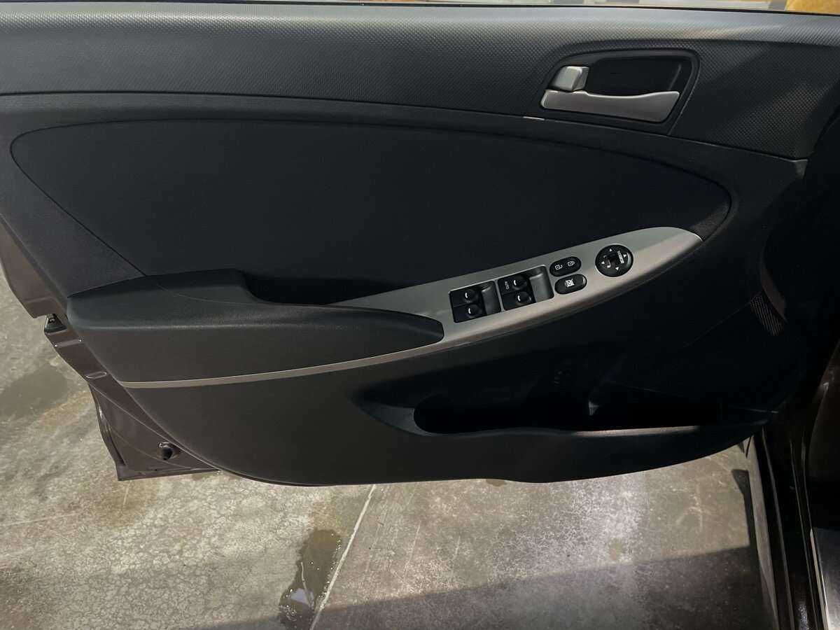 Hyundai Solaris б/у, 2015, Автоматическая. Фото: #8