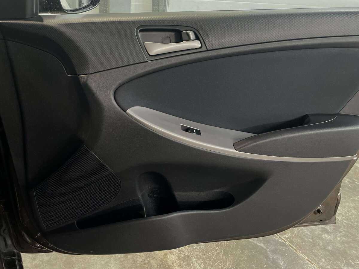 Hyundai Solaris б/у, 2015, Автоматическая. Фото: #17