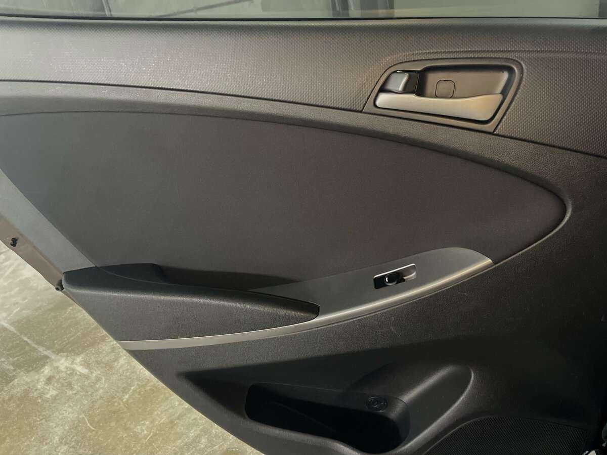 Hyundai Solaris б/у, 2015, Автоматическая. Фото: #18