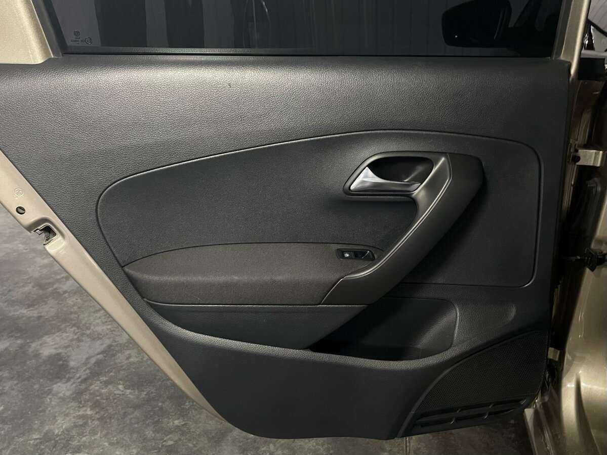 Volkswagen Polo б/у, 2017, Автоматическая. Фото: #19