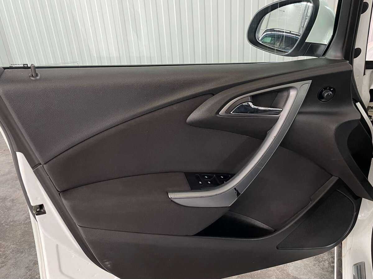 Opel Astra б/у, 2013, Автоматическая. Фото: #16