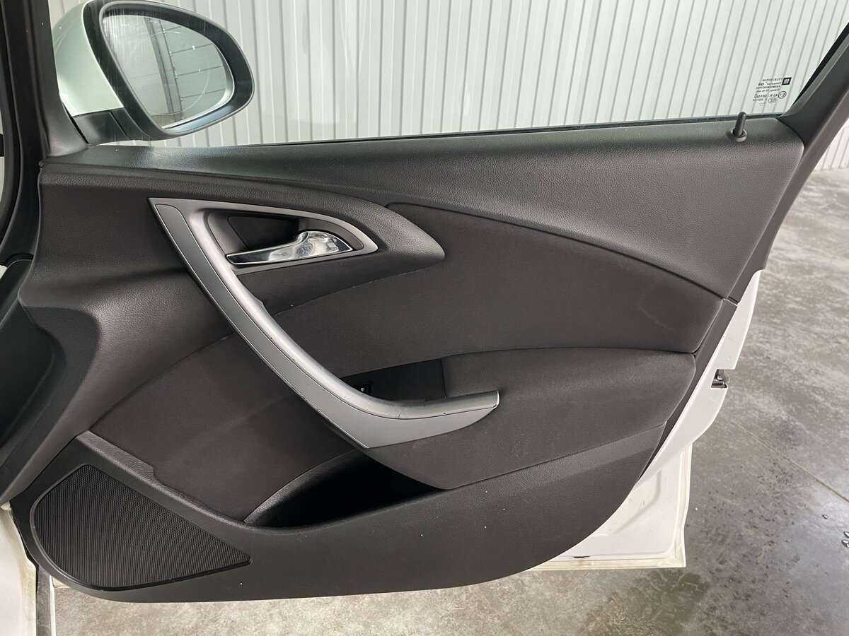 Opel Astra б/у, 2013, Автоматическая. Фото: #18