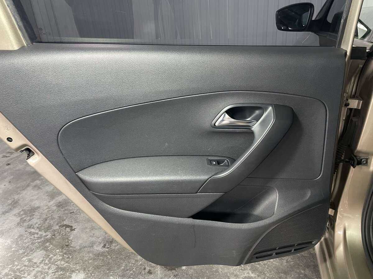 Volkswagen Polo б/у, 2016, Автоматическая. Фото: #17