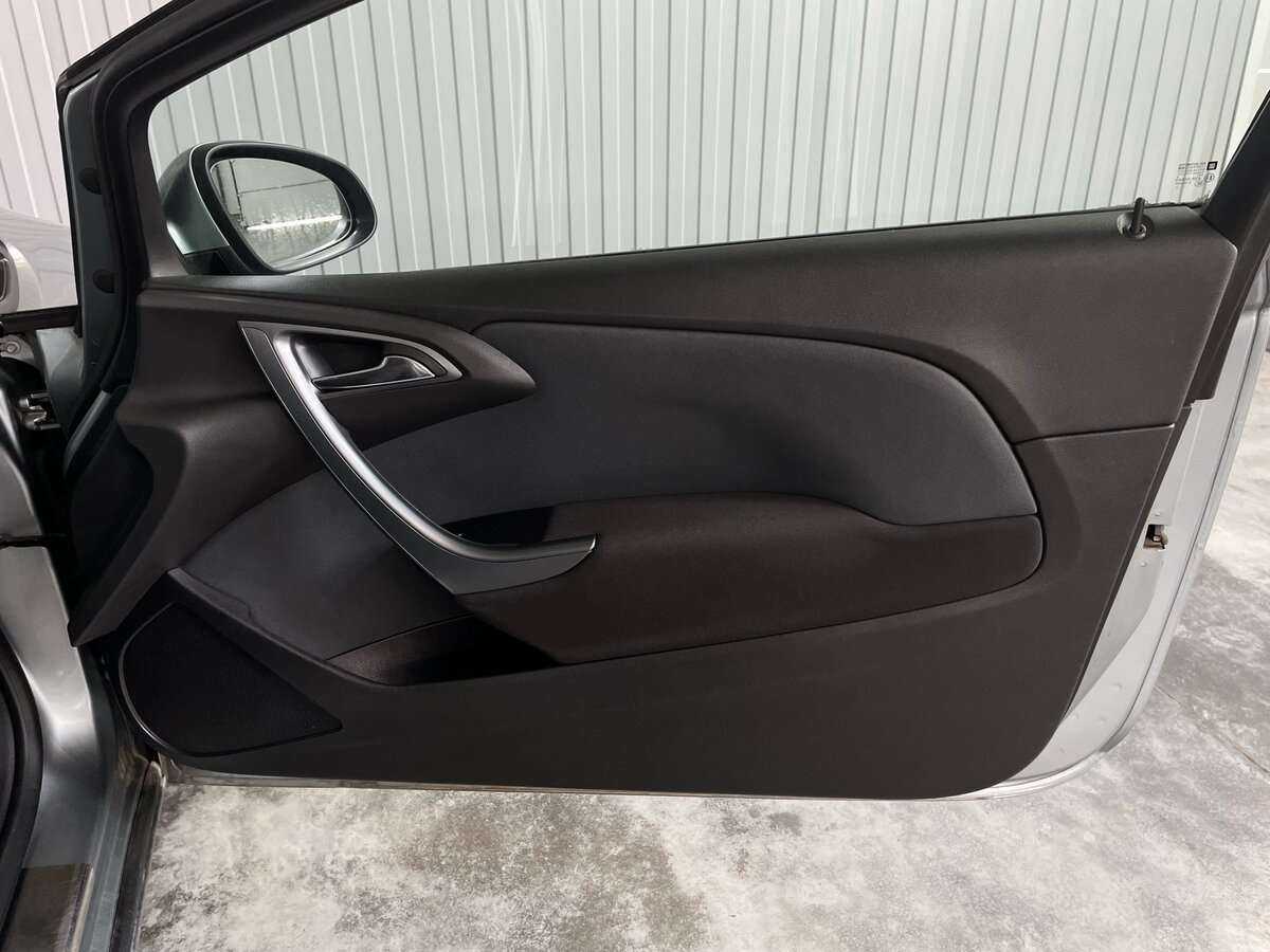 Opel Astra б/у, 2012, Механическая. Фото: #19