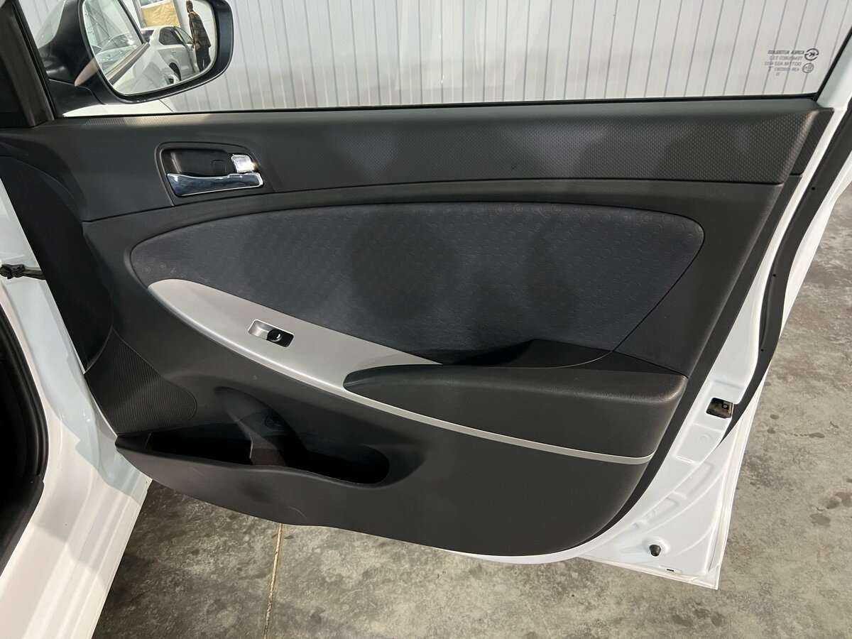 Hyundai Solaris б/у, 2014, Механическая. Фото: #11