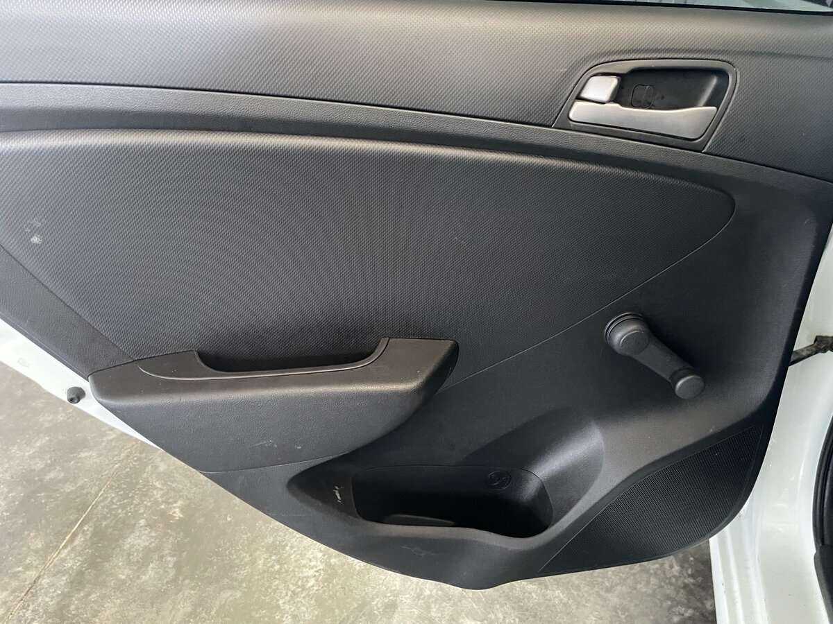 Hyundai Solaris б/у, 2014, Механическая. Фото: #19