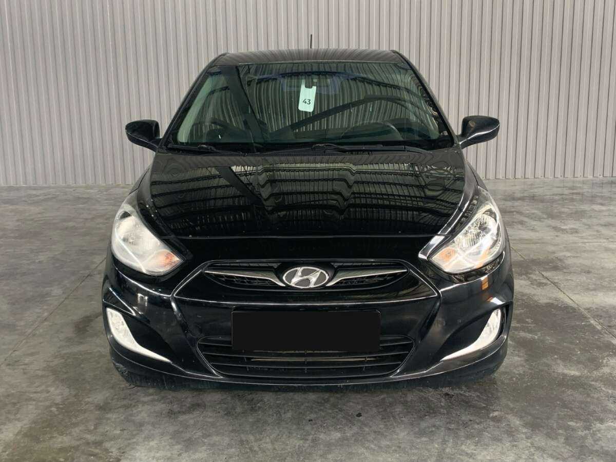 Hyundai Solaris б/у, 2012, Автоматическая. Фото: #1