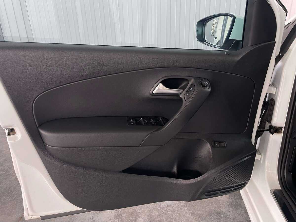 Volkswagen Polo б/у, 2018, Автоматическая. Фото: #8