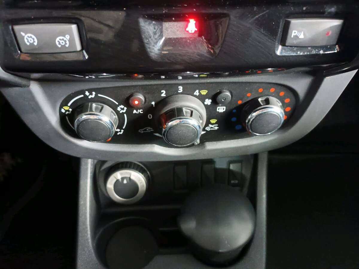 Renault Duster б/у, 2018, Механическая. Фото: #10