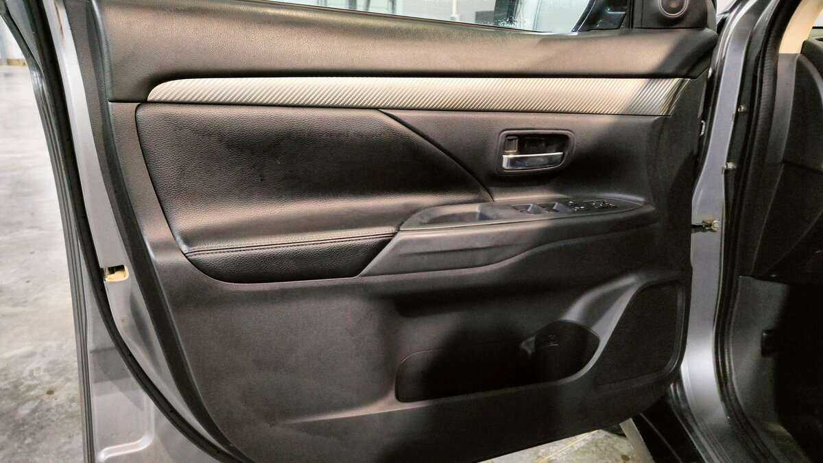 Mitsubishi Outlander б/у, 2012, Вариатор. Фото: #12