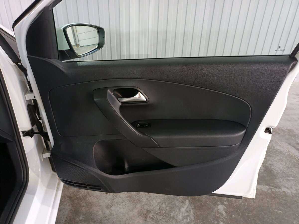 Volkswagen Polo б/у, 2019, Механическая. Фото: #20